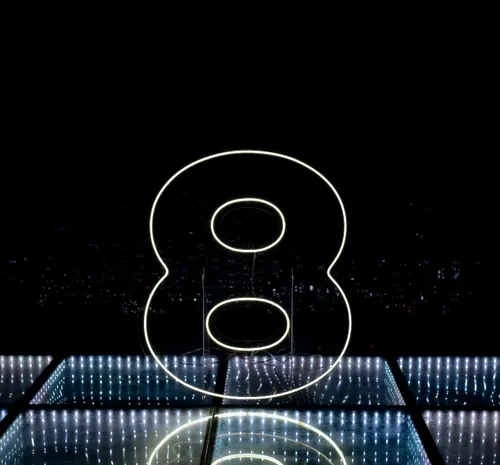 Neon Number - 8