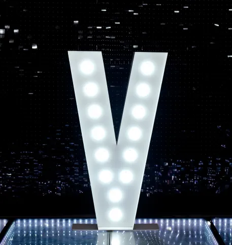 Light Up Letters - V