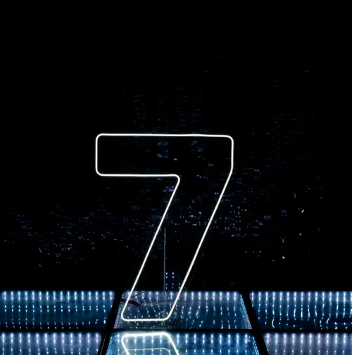Neon Number - 7