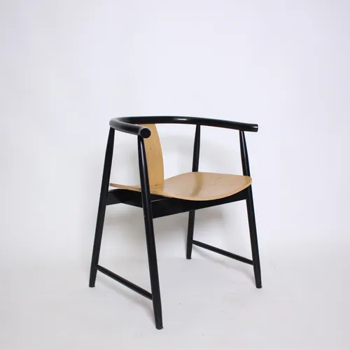 Black and Natural Wood Chair 
