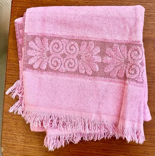 Pink Vintage Cannon Monticello fringed bath towel (70s-80s)