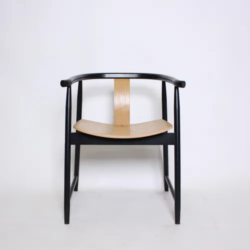 Black and Natural Wood Chair 
