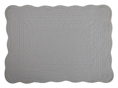 Cream Quilted Scallop Edge Placemat