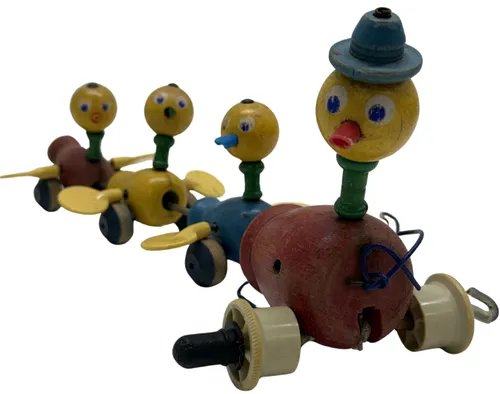 Vintage Wood  Ducks In A Row Pull Toy