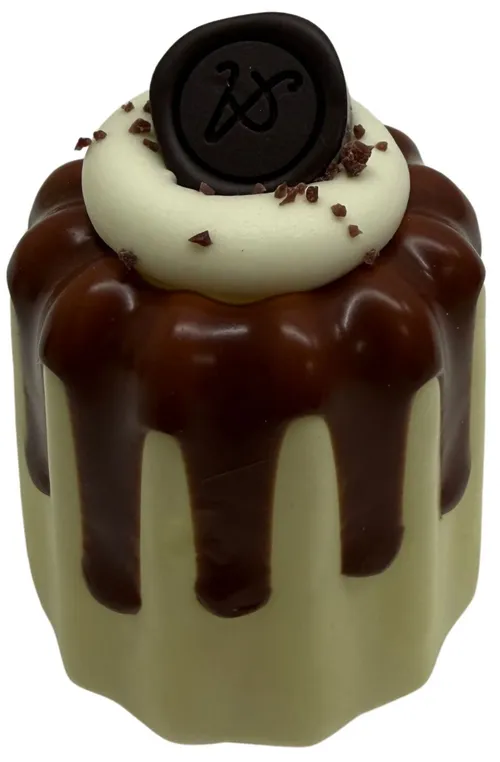 Artificial Vanilla & Chocolate Cake