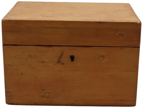 Wood Box With Keyhole & Lid