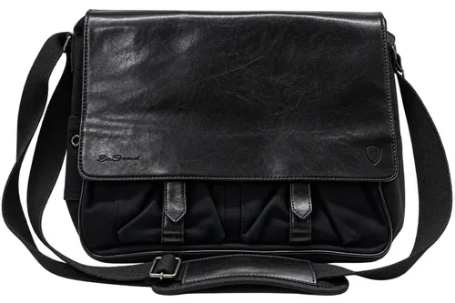 Lightly Textured Black Messenger-style Shoulder Bag