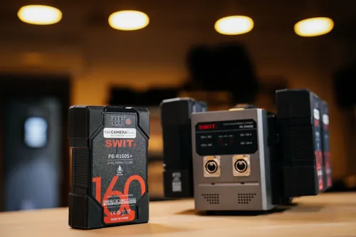 SWIT 160Wh 4x Heavy Duty V-mount accuset