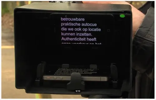 Clip on mini autocue/teleprompter