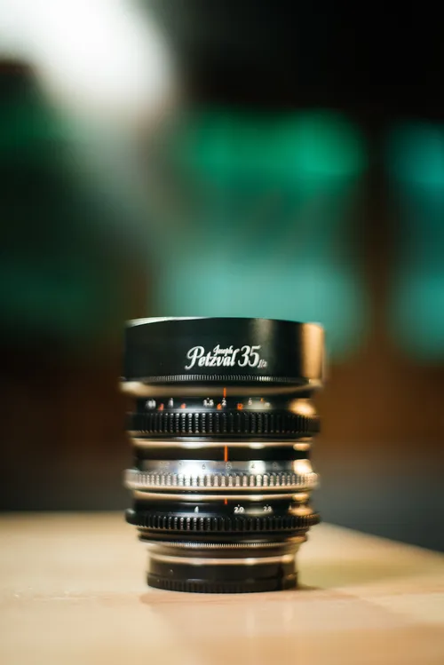 Petzval 35mm F2.0 E-mount Fullframe cine prime lens