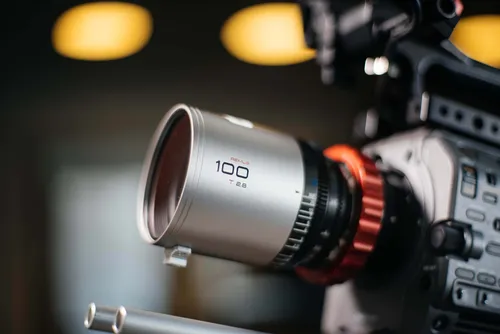 Blazar Remus 100mm T2 fullframe Anamorphic lens