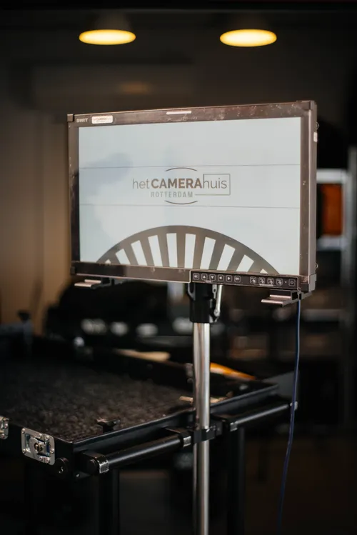 SWIT FM21-HDR 21.5 inch production monitor