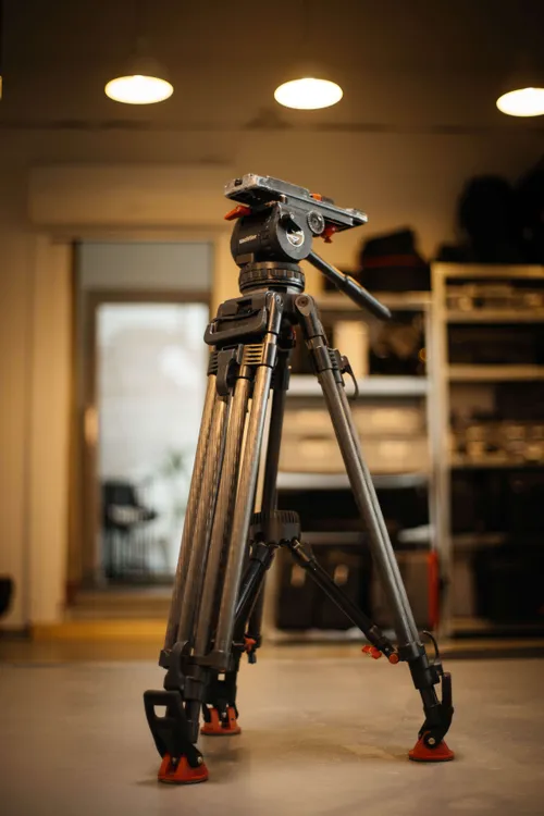 Sachtler V18 Carbon 100mm Statief