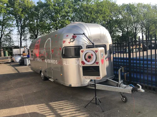 Caravan + KM + Booth Combi