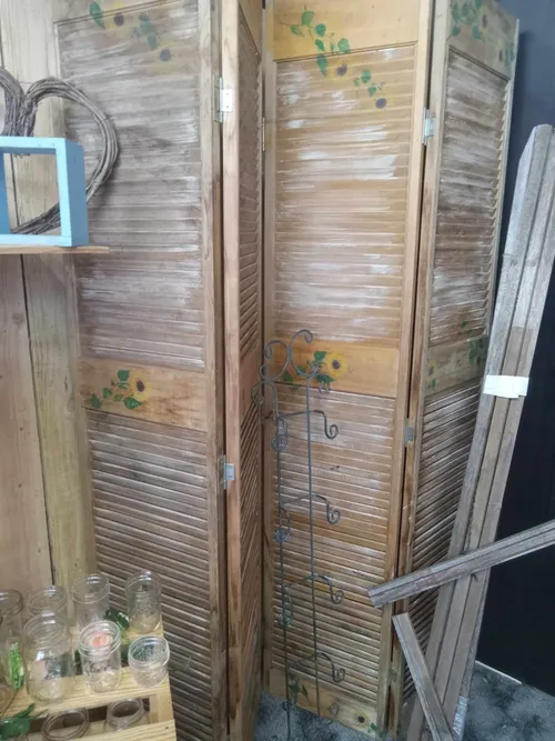 Rustic Sunflower Divider