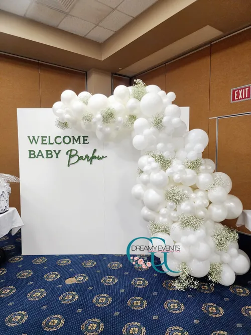 White wall Backdrop and Balloons 