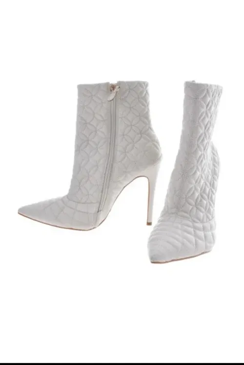 Bota Branca 36/37 - B299 - Cecconello