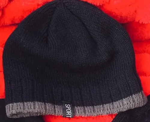 Acessório Bônus - Touca Preta Masculina com Detalhe Cinza