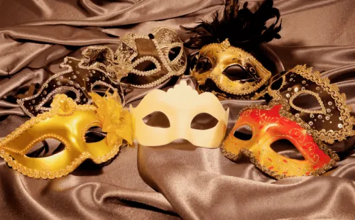 Venetian mask 