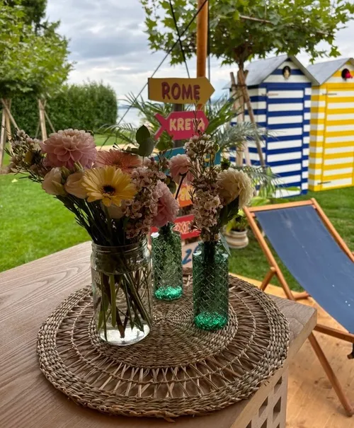 Table set herbarium in woven openwork herbarium