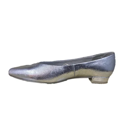 Silver women's shoe with 1.5cm heel