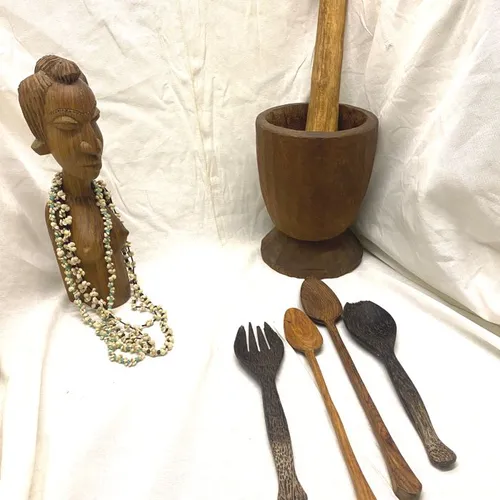 Assorted Africa Theme Accessories