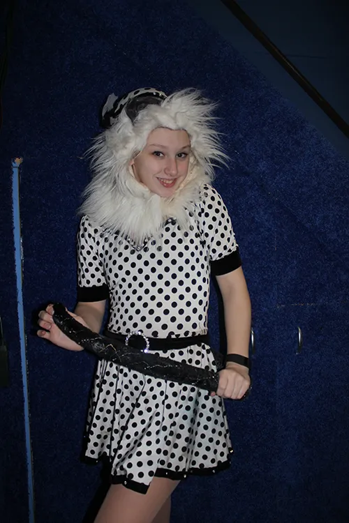 Swing Outfit w/ Tail & Headdress - SA