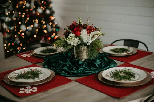 Kelly Green Velvet Table Runner