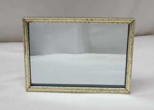 Thin Shiny Textured Gold Frame 7