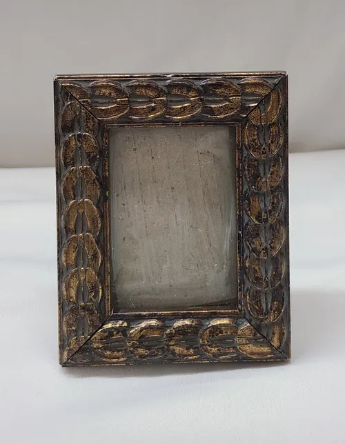 Bronze Horse Shoe Frame 2
