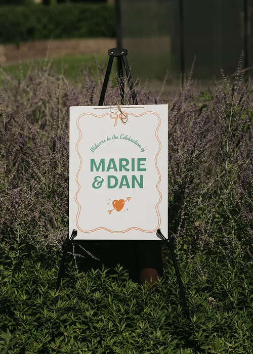 Black Adjustable Easel