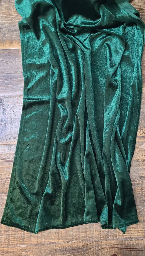 Kelly Green Velvet Table Runner