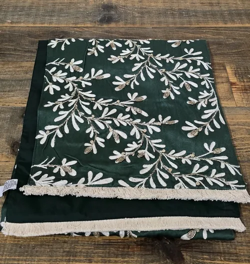 White Leaf and Green Table Runner