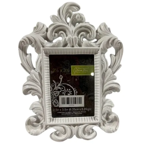 Detailed White Frame (XS) 3.5