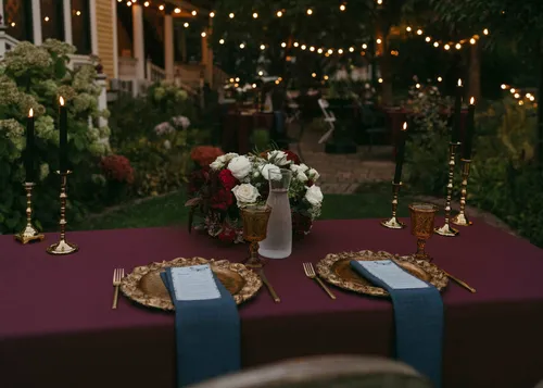 Gold Lace Edge Charger