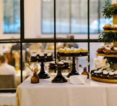 Modern Black Dessert Stand