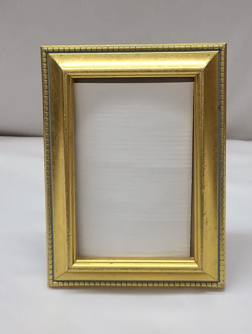 Gold Dot Frame 4