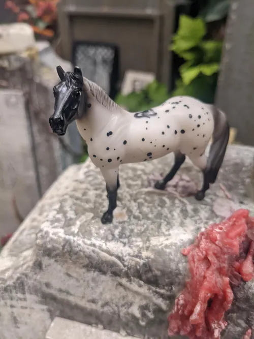 toy horse 