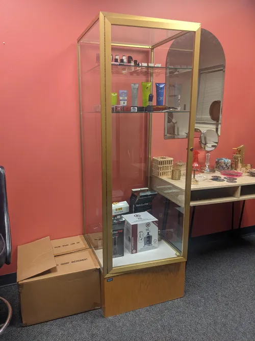 Glass Display Square Salon