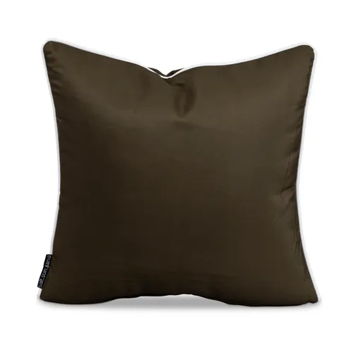 Outdoor Chocolate with Piping Cushion