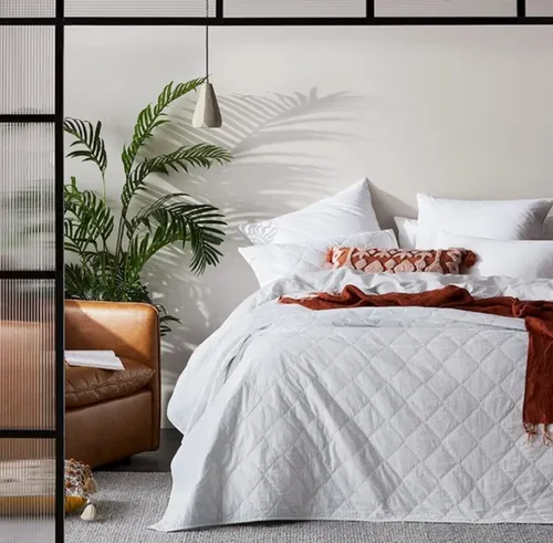 White Coverlet Bedding Set (C)