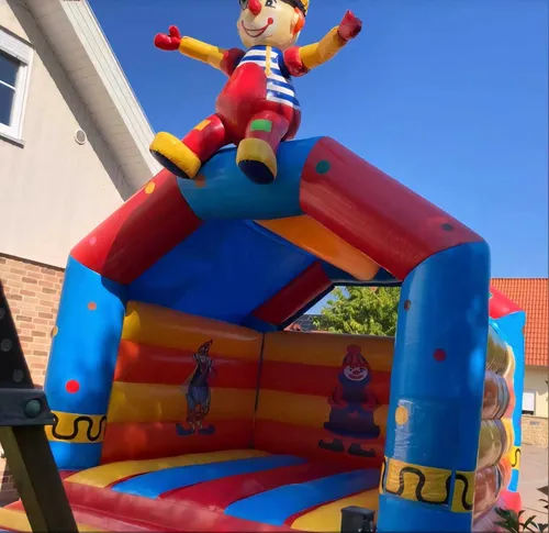 Hüpfburg Clown
