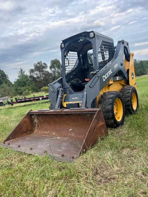 2018 Deere 318G Skid Loader