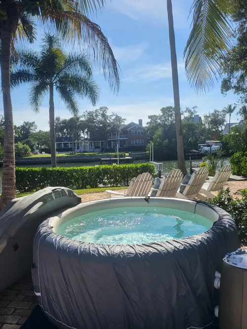 Softub Resort 300 / Hot Tub Rental/ Spa Rental