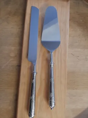 Cake Knife and Server Set (must be returned rinsed)