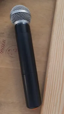 Microphone (Bluetooth)