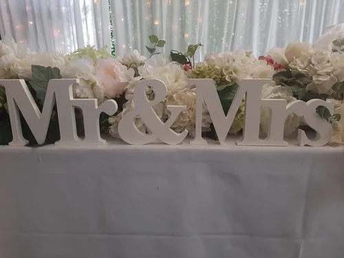 Mr & Mrs Sign