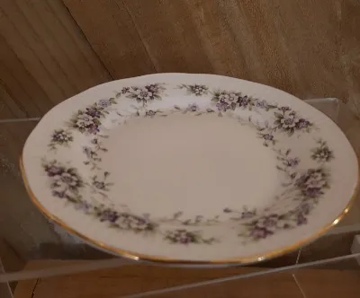 Vintage Cake Plate (must be returned rinsed)