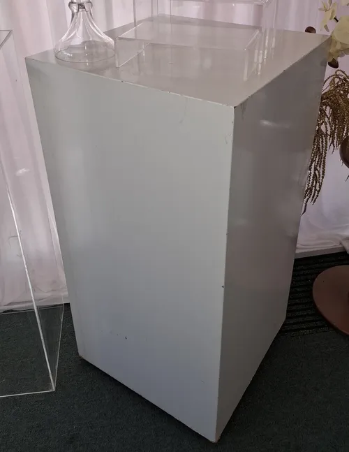 Plinth Stand White (450x450x900mmH)