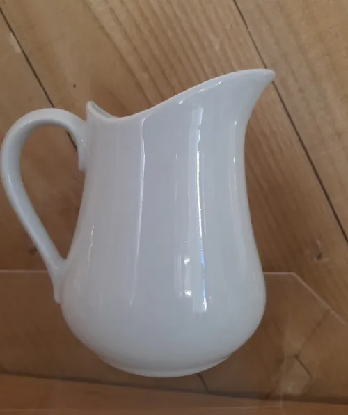 Milk Jug Large (must be returned rinsed)